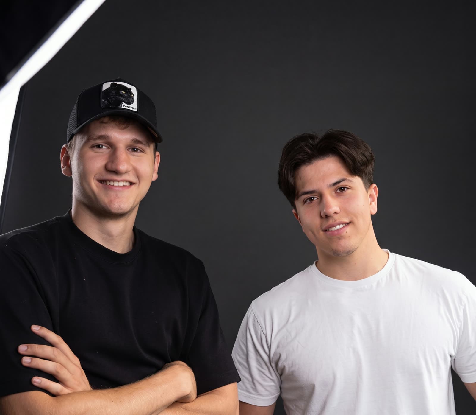 Noah Walser und Lukas Derndler, die Gründer von Lunoma, im Studio-Porträt